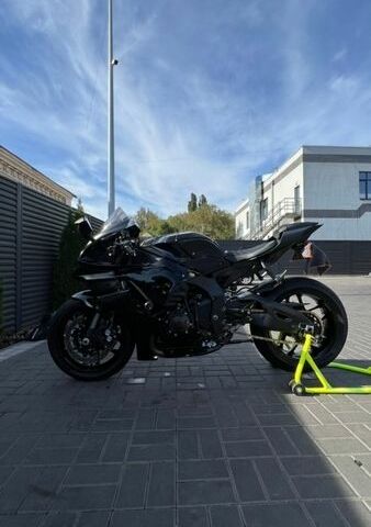 Черный Ямаха Р1, объемом двигателя 1 л и пробегом 20 тыс. км за 23000 $, фото 1 на Automoto.ua