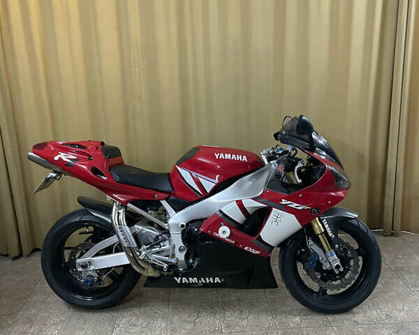 Красный Ямаха Р1, объемом двигателя 0.99 л и пробегом 9 тыс. км за 10000 $, фото 1 на Automoto.ua