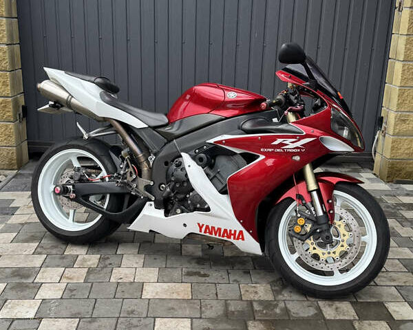 Ямаха Р1 2004 в Новомосковске на Automoto.ua Красный Ямаха Р1, объемом двигателя 1 л и пробегом 30 тыс. км за 7000 $, фото 1 на Automoto.ua