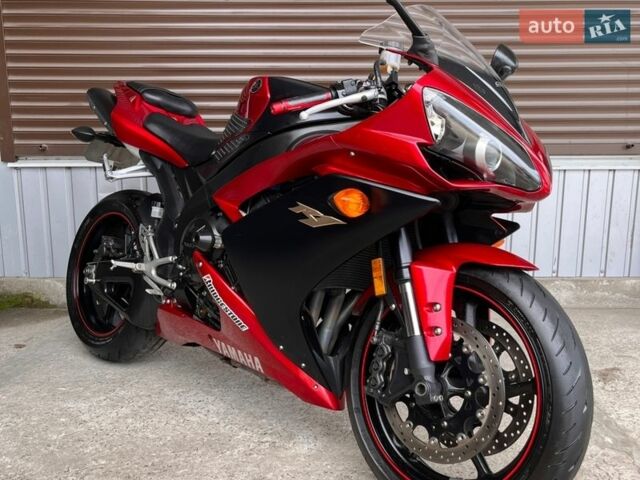 Червоний Ямаха R1, об'ємом двигуна 1 л та пробігом 17 тис. км за 8500 $, фото 1 на Automoto.ua