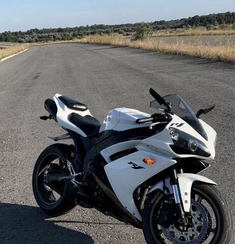 Ямаха R1, об'ємом двигуна 1 л та пробігом 0 тис. км за 3600 $, фото 1 на Automoto.ua