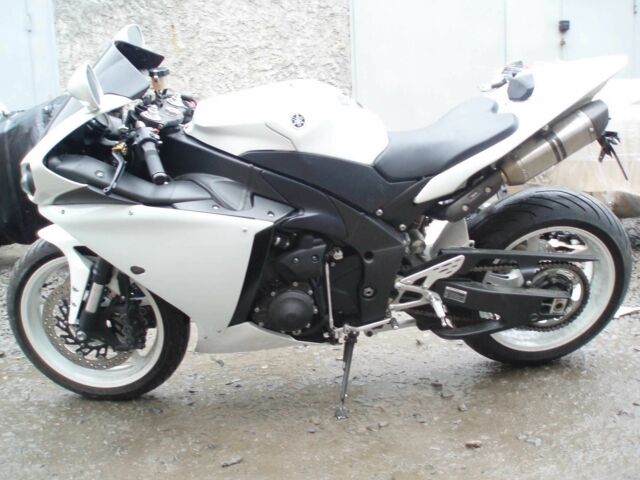 Ямаха R1, об'ємом двигуна 1 л та пробігом 0 тис. км за 5500 $, фото 1 на Automoto.ua