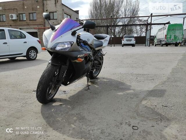 Сірий Ямаха R1, об'ємом двигуна 1 л та пробігом 56 тис. км за 4490 $, фото 1 на Automoto.ua