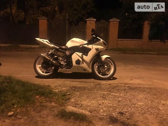 Білий Ямаха R6, об'ємом двигуна 0 л та пробігом 35 тис. км за 3900 $, фото 1 на Automoto.ua