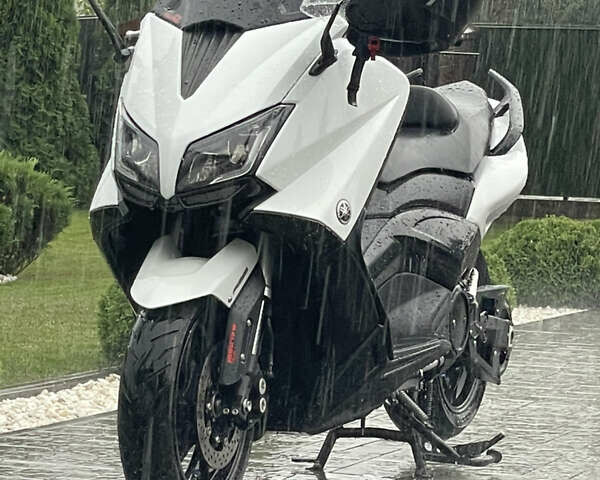 Білий Ямаха T-max, об'ємом двигуна 0 л та пробігом 22 тис. км за 9700 $, фото 1 на Automoto.ua