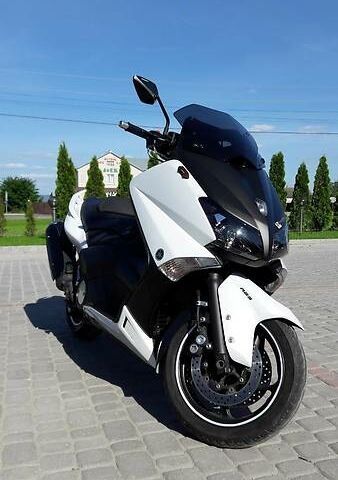 Білий Ямаха T-max, об'ємом двигуна 0.5 л та пробігом 6 тис. км за 3800 $, фото 1 на Automoto.ua