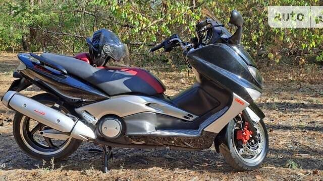 Чорний Ямаха T-max, об'ємом двигуна 0.5 л та пробігом 26 тис. км за 4100 $, фото 1 на Automoto.ua