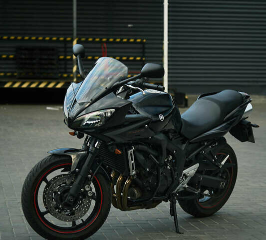 Черный Ямаха FZ6, объемом двигателя 0.6 л и пробегом 32 тыс. км за 6900 $, фото 1 на Automoto.ua
