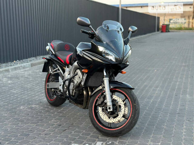 Черный Ямаха FZ6 Fazer, объемом двигателя 0.6 л и пробегом 40 тыс. км за 4000 $, фото 1 на Automoto.ua