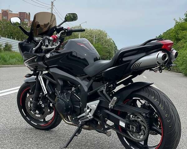 Черный Ямаха FZ6 Fazer, объемом двигателя 0.6 л и пробегом 55 тыс. км за 4600 $, фото 1 на Automoto.ua