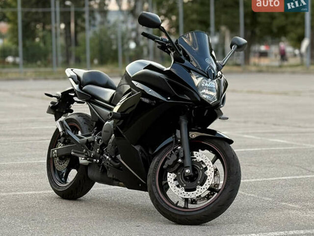 Черный Ямаха FZ6 Fazer, объемом двигателя 0.6 л и пробегом 26 тыс. км за 6700 $, фото 1 на Automoto.ua