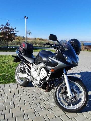 Серый Ямаха FZ6 Fazer, объемом двигателя 0.6 л и пробегом 85 тыс. км за 4000 $, фото 1 на Automoto.ua