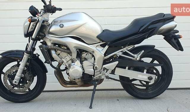Серый Ямаха FZ6 N, объемом двигателя 0.6 л и пробегом 46 тыс. км за 4600 $, фото 1 на Automoto.ua
