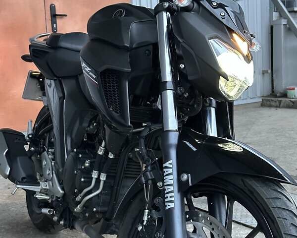 Чорний Ямаха FZ 25, об'ємом двигуна 0.25 л та пробігом 7 тис. км за 3200 $, фото 1 на Automoto.ua