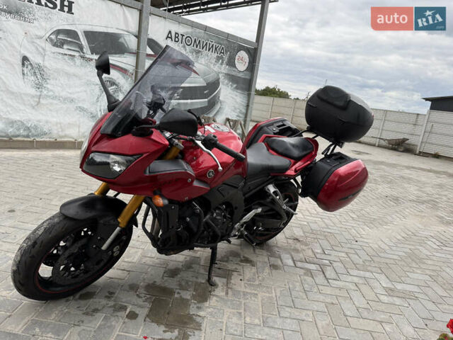Красный Ямаха FZS 1000 Fazer, объемом двигателя 1 л и пробегом 50 тыс. км за 6500 $, фото 1 на Automoto.ua