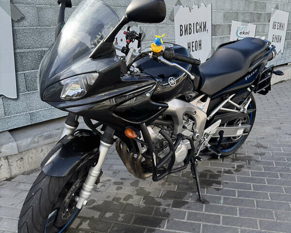 Чорний Ямаха FZS 600 Fazer, об'ємом двигуна 0.6 л та пробігом 3 тис. км за 4800 $, фото 1 на Automoto.ua