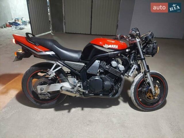 Красный Ямаха FZS 600 Fazer, объемом двигателя 0.6 л и пробегом 55 тыс. км за 2550 $, фото 1 на Automoto.ua