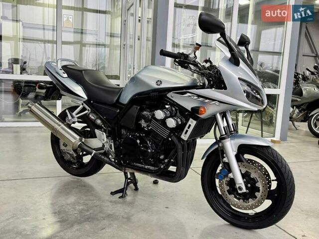 Ямаха FZS 600 Fazer, объемом двигателя 0.6 л и пробегом 22 тыс. км за 3999 $, фото 1 на Automoto.ua