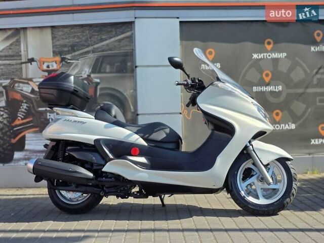 Белый Ямаха Grand Majesty 250 SG15J, объемом двигателя 0 л и пробегом 23 тыс. км за 1999 $, фото 1 на Automoto.ua