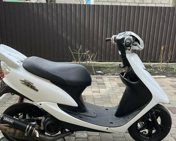 Белый Ямаха Jog SA16, объемом двигателя 0 л и пробегом 19 тыс. км за 700 $, фото 1 на Automoto.ua