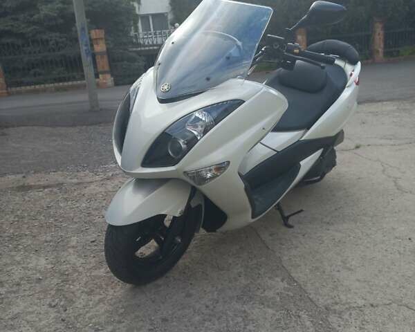 Белый Ямаха Majesty 250, объемом двигателя 0.25 л и пробегом 42 тыс. км за 1999 $, фото 1 на Automoto.ua
