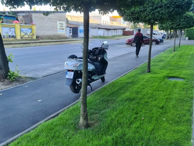 Ямаха Majesty 400, объемом двигателя 0.42 л и пробегом 0 тыс. км за 3077 $, фото 1 на Automoto.ua