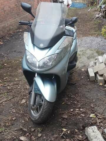 Серый Ямаха Majesty 400, объемом двигателя 0 л и пробегом 68 тыс. км за 2100 $, фото 1 на Automoto.ua