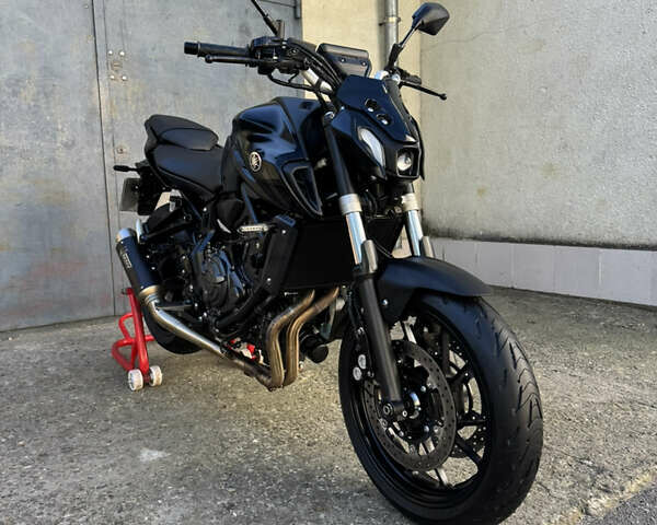 Черный Ямаха MT-07, объемом двигателя 0.69 л и пробегом 3 тыс. км за 8700 $, фото 1 на Automoto.ua