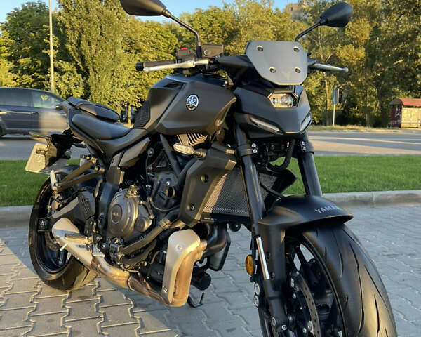 Черный Ямаха MT-07, объемом двигателя 0.7 л и пробегом 4 тыс. км за 9850 $, фото 1 на Automoto.ua