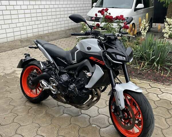 Серый Ямаха MT-09, объемом двигателя 0.85 л и пробегом 22 тыс. км за 9999 $, фото 1 на Automoto.ua