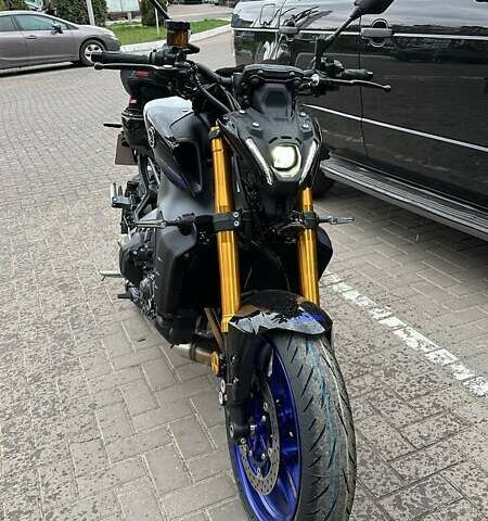 Серый Ямаха MT-09 SP, объемом двигателя 0 л и пробегом 3 тыс. км за 13500 $, фото 1 на Automoto.ua