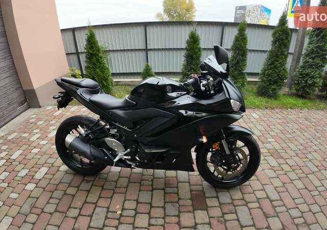 Чорний Ямаха R3, об'ємом двигуна 0.32 л та пробігом 3 тис. км за 5600 $, фото 1 на Automoto.ua