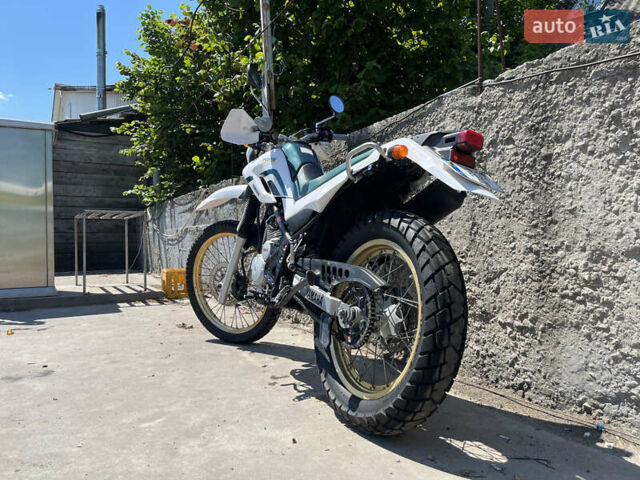 Белый Ямаха Serow 250, объемом двигателя 0.25 л и пробегом 60 тыс. км за 3965 $, фото 1 на Automoto.ua