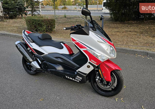 Белый Ямаха T-Max 500, объемом двигателя 0.5 л и пробегом 5 тыс. км за 6200 $, фото 1 на Automoto.ua