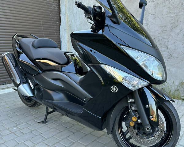 Черный Ямаха T-Max 500, объемом двигателя 0.5 л и пробегом 19 тыс. км за 5200 $, фото 1 на Automoto.ua