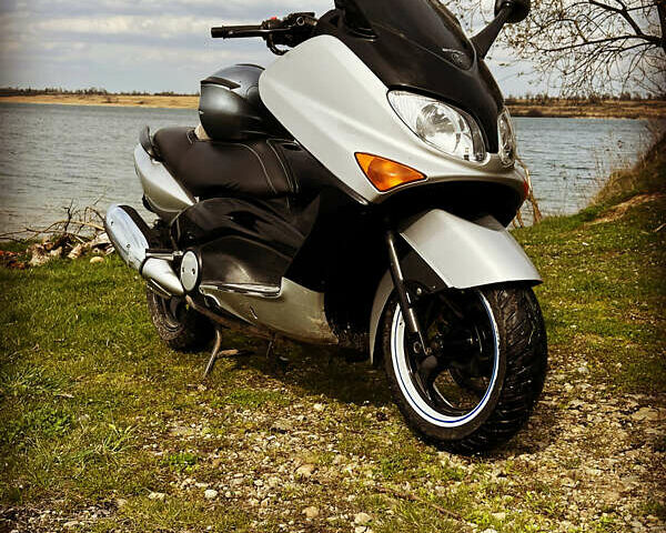 Ямаха T-Max 500, объемом двигателя 0.5 л и пробегом 67 тыс. км за 999 $, фото 1 на Automoto.ua