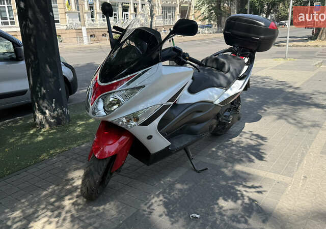Ямаха T-Max 500, объемом двигателя 0.5 л и пробегом 20 тыс. км за 5500 $, фото 1 на Automoto.ua