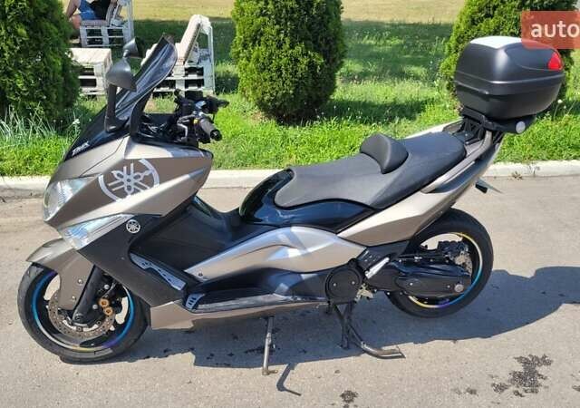 Сірий Ямаха T-Max 500, об'ємом двигуна 0.5 л та пробігом 47 тис. км за 4800 $, фото 1 на Automoto.ua