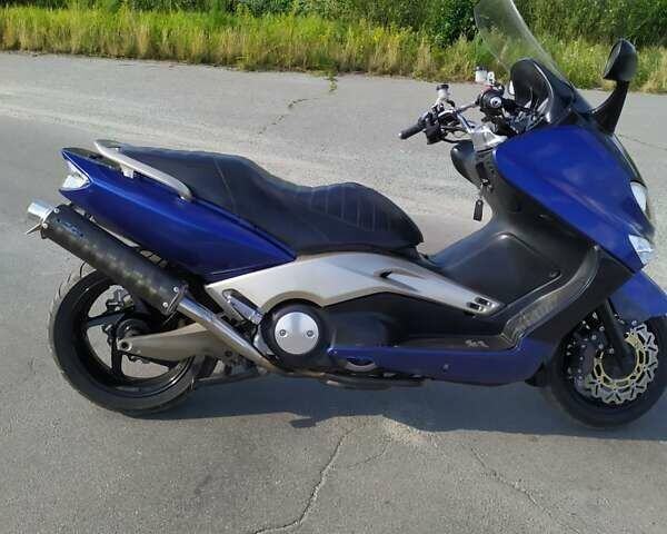 Синий Ямаха T-Max 500, объемом двигателя 0.5 л и пробегом 40 тыс. км за 4700 $, фото 1 на Automoto.ua
