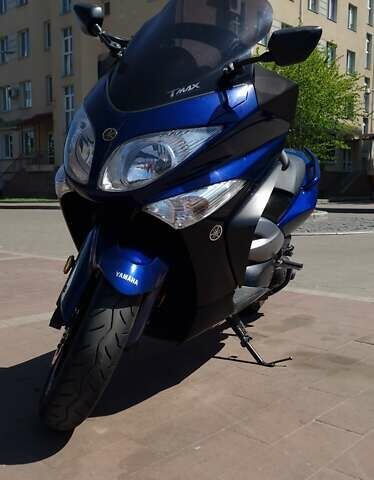 Синий Ямаха T-Max 500, объемом двигателя 0.5 л и пробегом 30 тыс. км за 5300 $, фото 1 на Automoto.ua