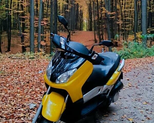 Жовтий Ямаха X-Max 250, об'ємом двигуна 0.25 л та пробігом 61 тис. км за 1850 $, фото 1 на Automoto.ua