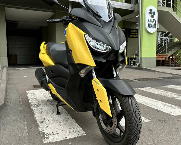 Желтый Ямаха X-Max 250, объемом двигателя 0.25 л и пробегом 15 тыс. км за 4000 $, фото 1 на Automoto.ua