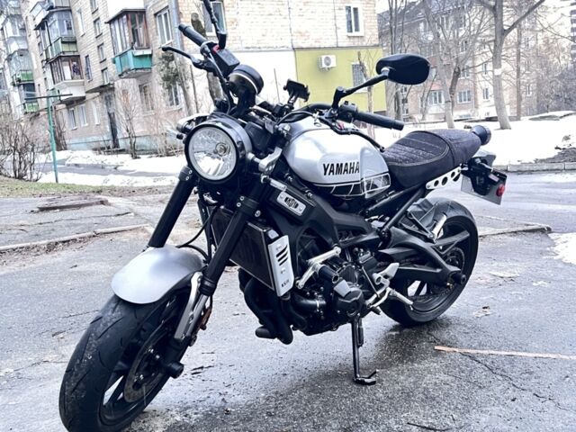 Серый Ямаха XSR, объемом двигателя 0.85 л и пробегом 24 тыс. км за 9000 $, фото 1 на Automoto.ua