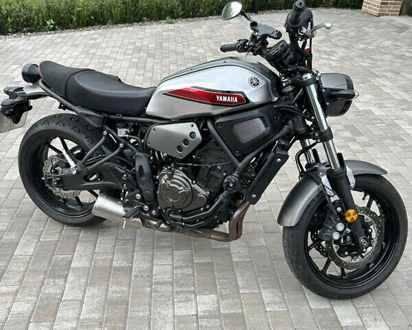 Синий Ямаха XSR, объемом двигателя 0.7 л и пробегом 3 тыс. км за 8500 $, фото 1 на Automoto.ua