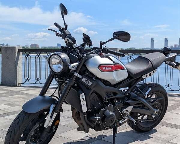 Ямаха XSR 900, объемом двигателя 0.85 л и пробегом 18 тыс. км за 11000 $, фото 1 на Automoto.ua