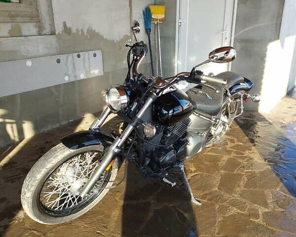 Черный Ямаха XVS 650, объемом двигателя 0.65 л и пробегом 16 тыс. км за 4300 $, фото 1 на Automoto.ua