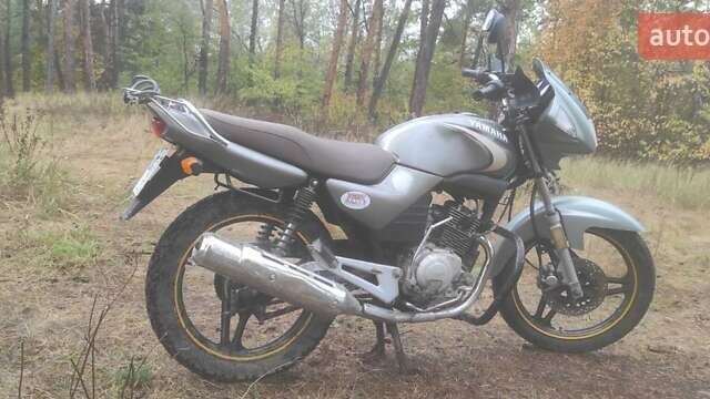 Серый Ямаха YBR125, объемом двигателя 0.12 л и пробегом 56 тыс. км за 950 $, фото 1 на Automoto.ua