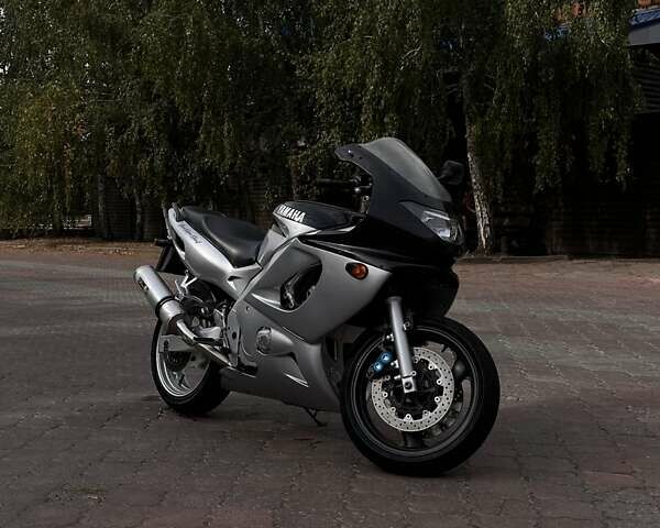 Серый Ямаха YZF 600R Thundercat, объемом двигателя 0.6 л и пробегом 39 тыс. км за 3000 $, фото 1 на Automoto.ua