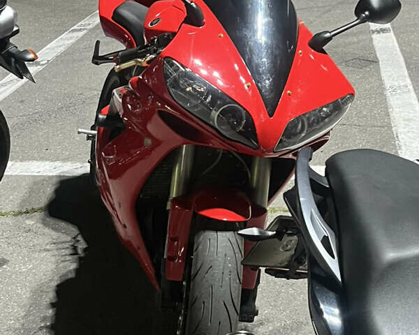Червоний Ямаха YZF R1, об'ємом двигуна 1 л та пробігом 50 тис. км за 8000 $, фото 1 на Automoto.ua