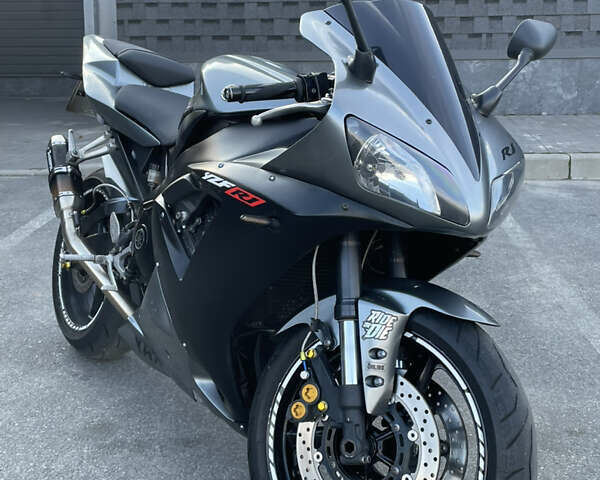 Ямаха YZF R1, объемом двигателя 1 л и пробегом 68 тыс. км за 6000 $, фото 1 на Automoto.ua